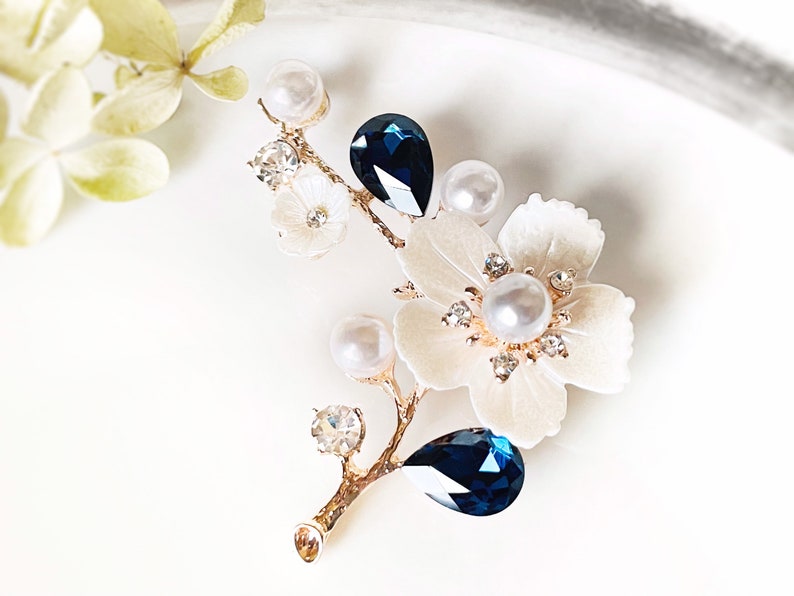 Blue sapphire pearl flower brooch, flower bouquet brooch pin, blue crystal pearl wedding bouquet brooch, gift for mom, gift for her sapphire/rose gold