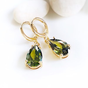 Peridot teardrop dangle earrings, green gemstone drop earrings, August birthstones, gift for her, gift for mom,