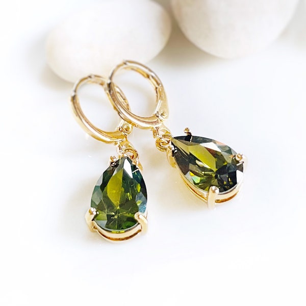 Peridot teardrop dangle earrings, green gemstone drop earrings, August birthstones, gift for her, gift for mom,