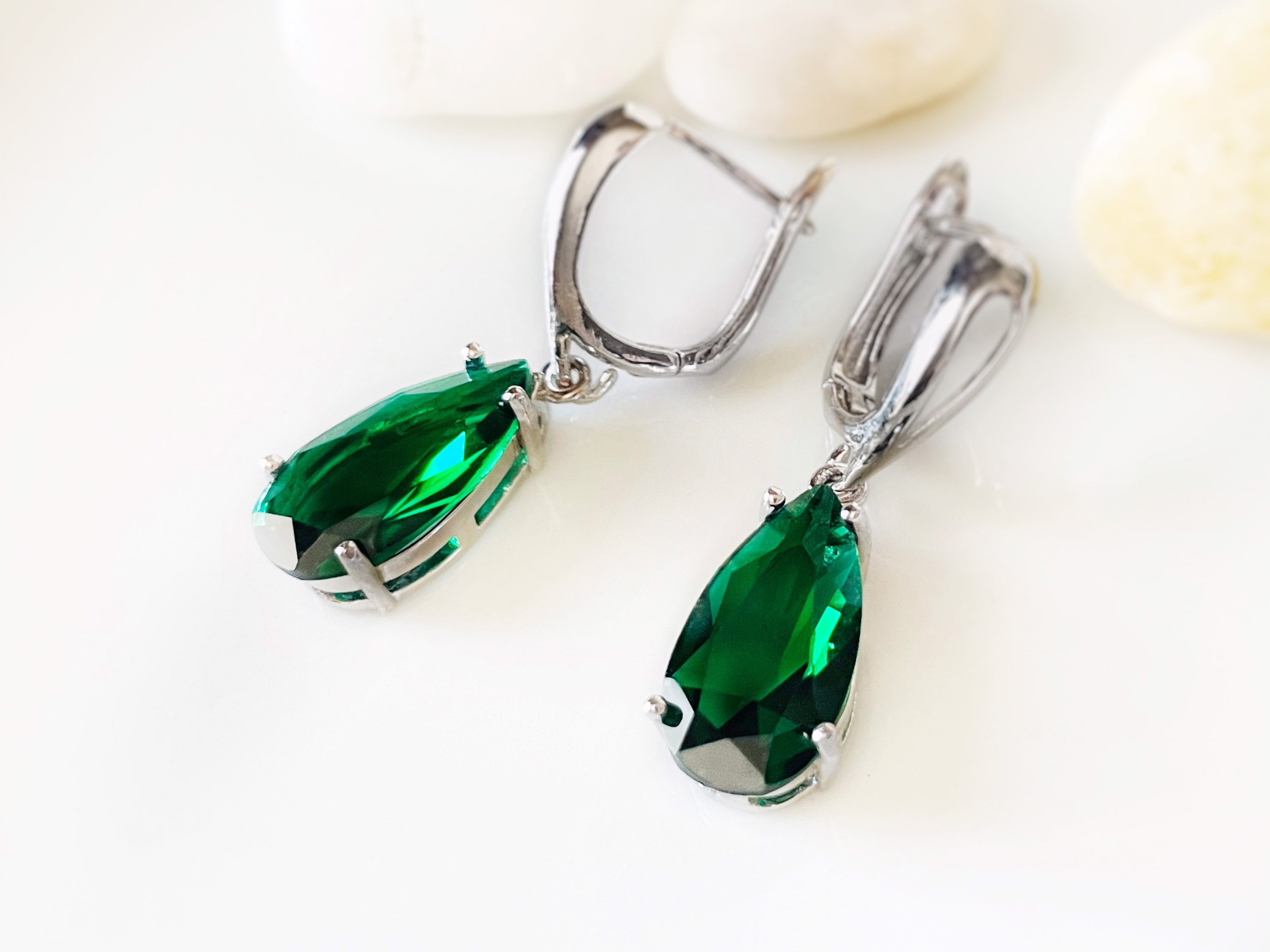 Emerald green cheap teardrop earrings