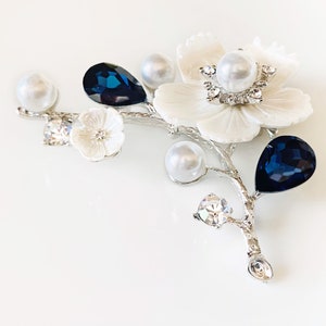 Blue sapphire pearl flower brooch, flower bouquet brooch pin, blue crystal pearl wedding bouquet brooch, gift for mom, gift for her sapphire/white gold