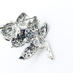 Pearls and Crystals Flower Brooch Pin in 18k White Gold - Etsy