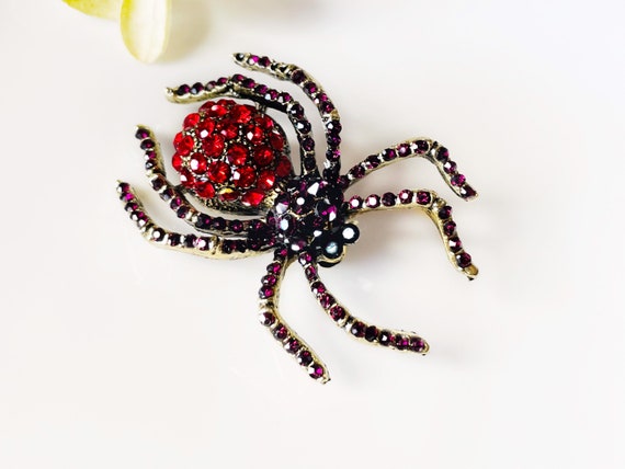 Crystal spider deals brooch