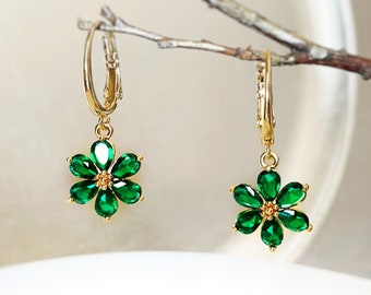 Emerald flower dangle earrings in 14k gold, green flower gold drop earrings, May birthstone earrings, gift for mom, gift for her