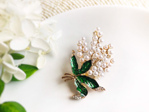 Fashion Brooches Daisy Flower Enamel Pin Women's Brooches Pins Bouquet  Clothes Jewelry Gift For Women Dress