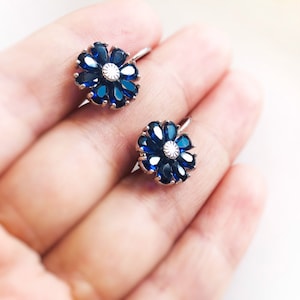 Daisy sapphire earring in 14K gold, blue gemstone flower earrings, September birthstone earring, gift for mom, gift for her image 7