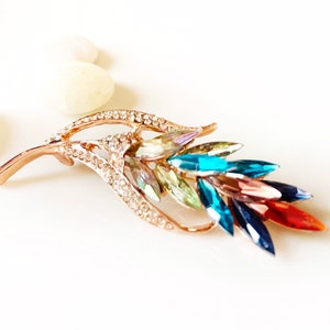 Broche fleur en cristal arc-en-ciel, broche bouquet en cristal multicolore, cadeau pour elle, cadeau pour maman image 2