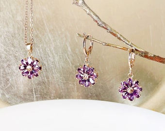 Ensemble de bijoux Amethyst Daisy 2pc, boucles d'oreilles pendantes de fleurs de pierres précieuses violettes, ensemble cadeau de collier de boucles d'oreilles de fleurs d'améthyste, pierre de naissance de février