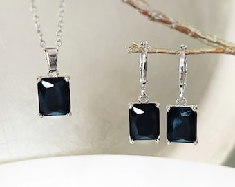 Kleines 2-teiliges Schmuckset aus Onyx im Smaragdschliff, schwarzes Edelstein-Ohrring-Halsketten-Set, rechteckige Ohrhänger, Geschenk für Frauen, Geschenk für Mädchen