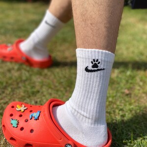 Custom embroidered nike socks paw print bild 4