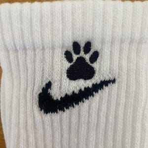 Custom embroidered nike socks paw print bild 6