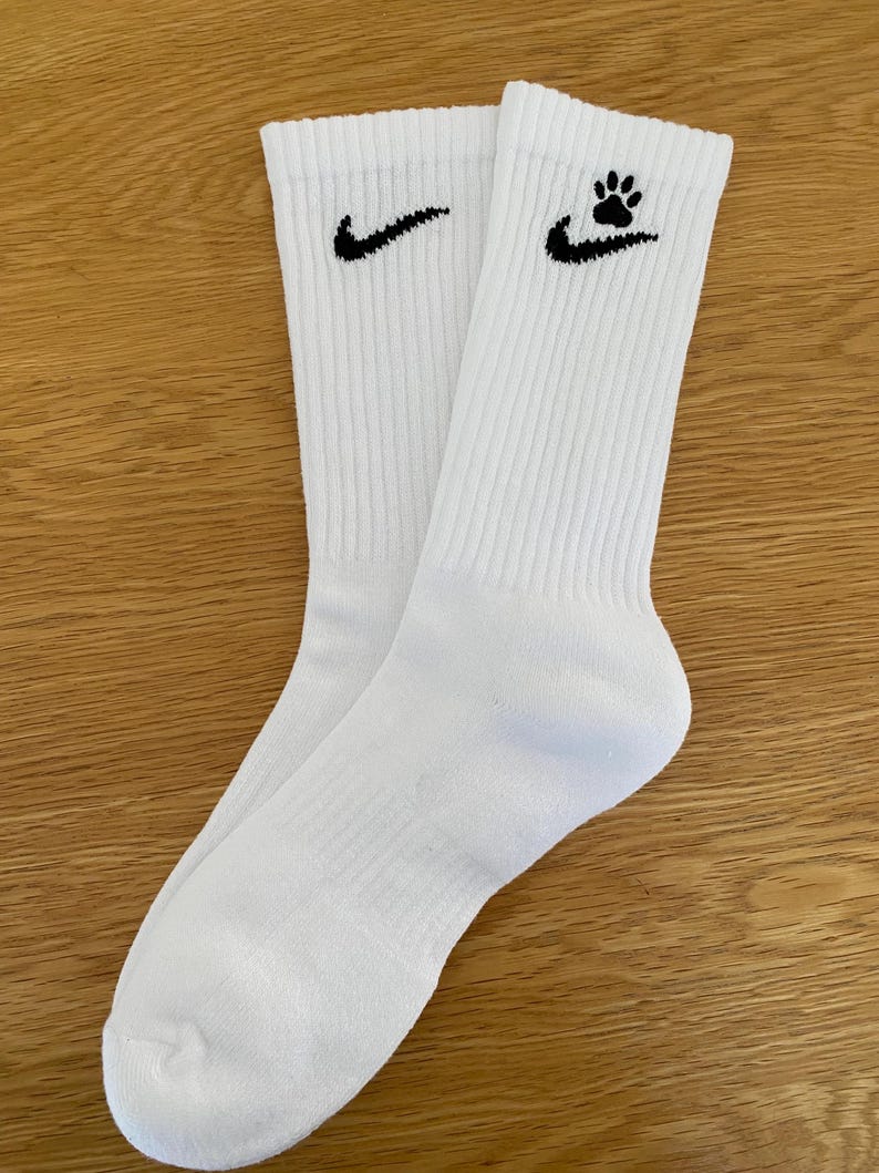 Custom embroidered nike socks paw print bild 5