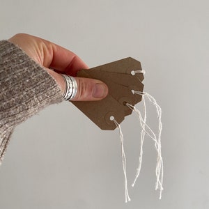 20 Kraft Geschenkanhänger 70 mm x 35 mm, recycelte Papieranhänger