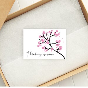Pink Blooms Pensando em Você Cartão de nota plano para impressão e cartão de barraca com envelope 1305/Download instantâneo/Cartão de incentivo/Cartão de melhoras