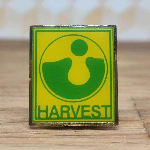Vintage Harvest Records pin badge. Hat Tie Lapel scarf bag denim or leather jacket. Vintage retro collectable advertising gift vinyl