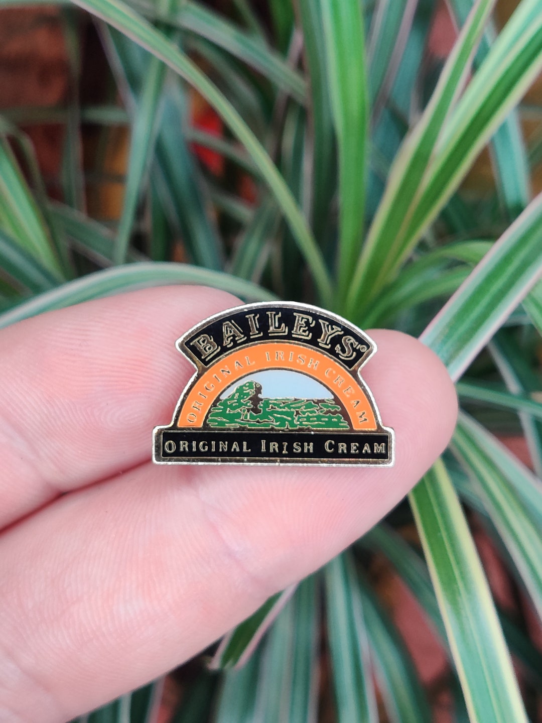 Bailey's Rear Label Bailey's Irish Cream Vintage Enamel Label Pin Badge. - Etsy