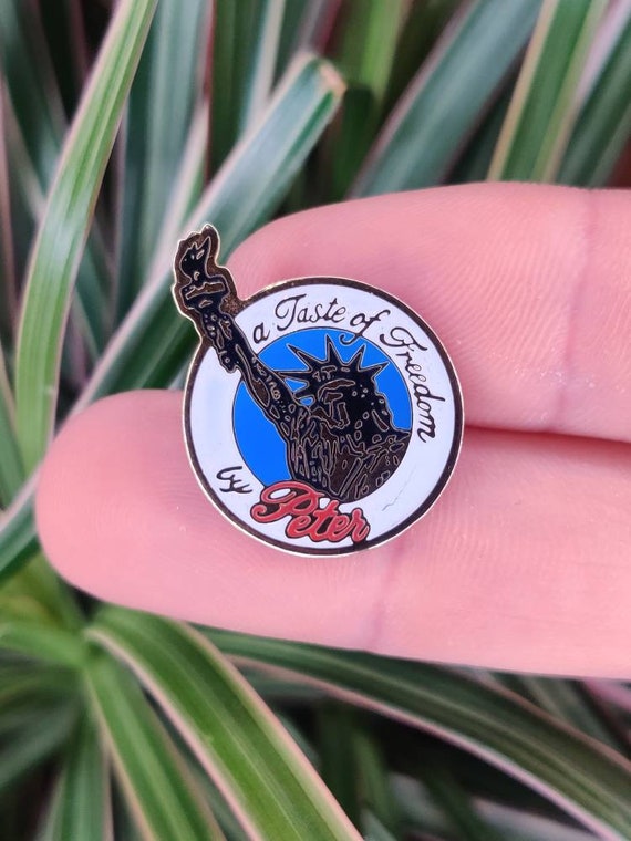 Peter Stuyvesant a taste of freedom vintage enamel pi… Gem