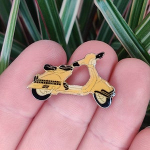 Scooter, moped vintage enamel lapel pin badge.