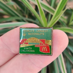 McDonalds Vinita Oklahoma world&#39;s largest McDonalds vintage enamel pin badge.