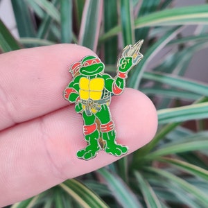 TMNT Raphael vintage enamel lapel pin badge.