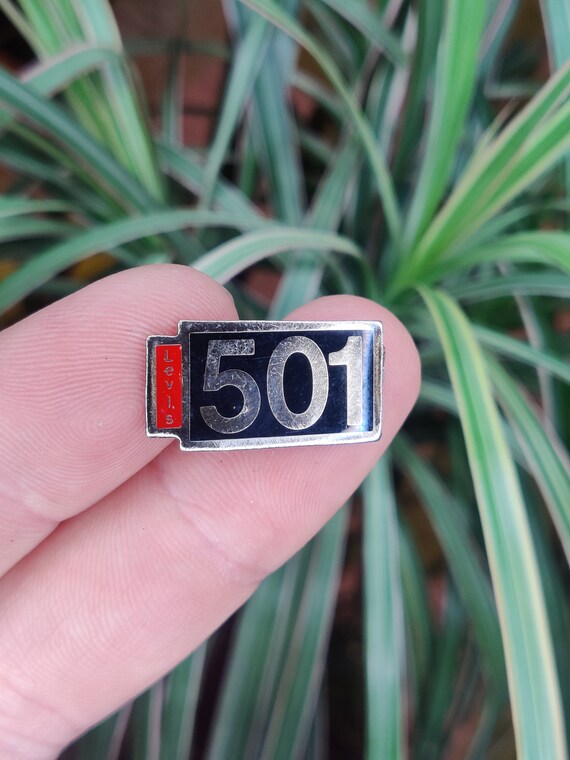 Levi's 501 vintage pin badge.
