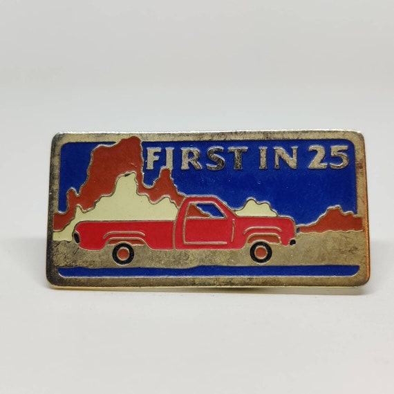 First in 25 twent five pickup truck enamel vintag… - image 1