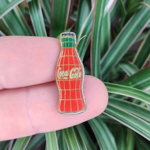 Coca Cola vintage lapel pin badge. Coke