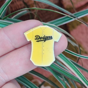 Dodger&#39;s Los Angeles baseball vintage enamel lapel pin badge.