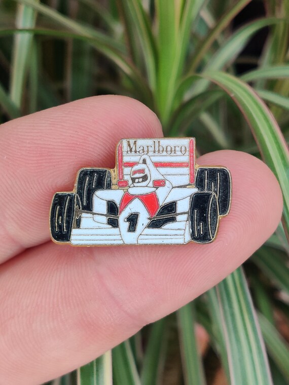 Marlboro　レーシングカー　ピンバッジ Marlboro レーシングカー ピンバッジ 【公式通販】
