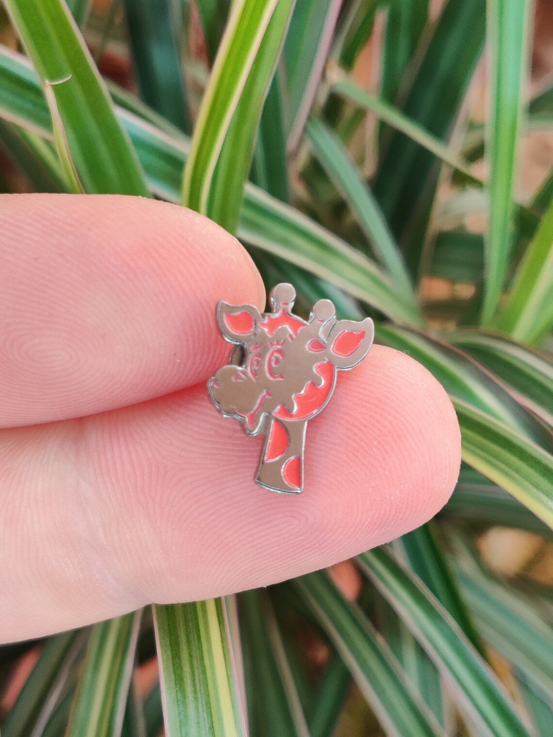 Geoffrey the Giraffe Toys R Us Vintage Enamel Lapel Pin Badge. Etsy