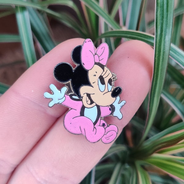 Minnie Mouse Pin - Etsy