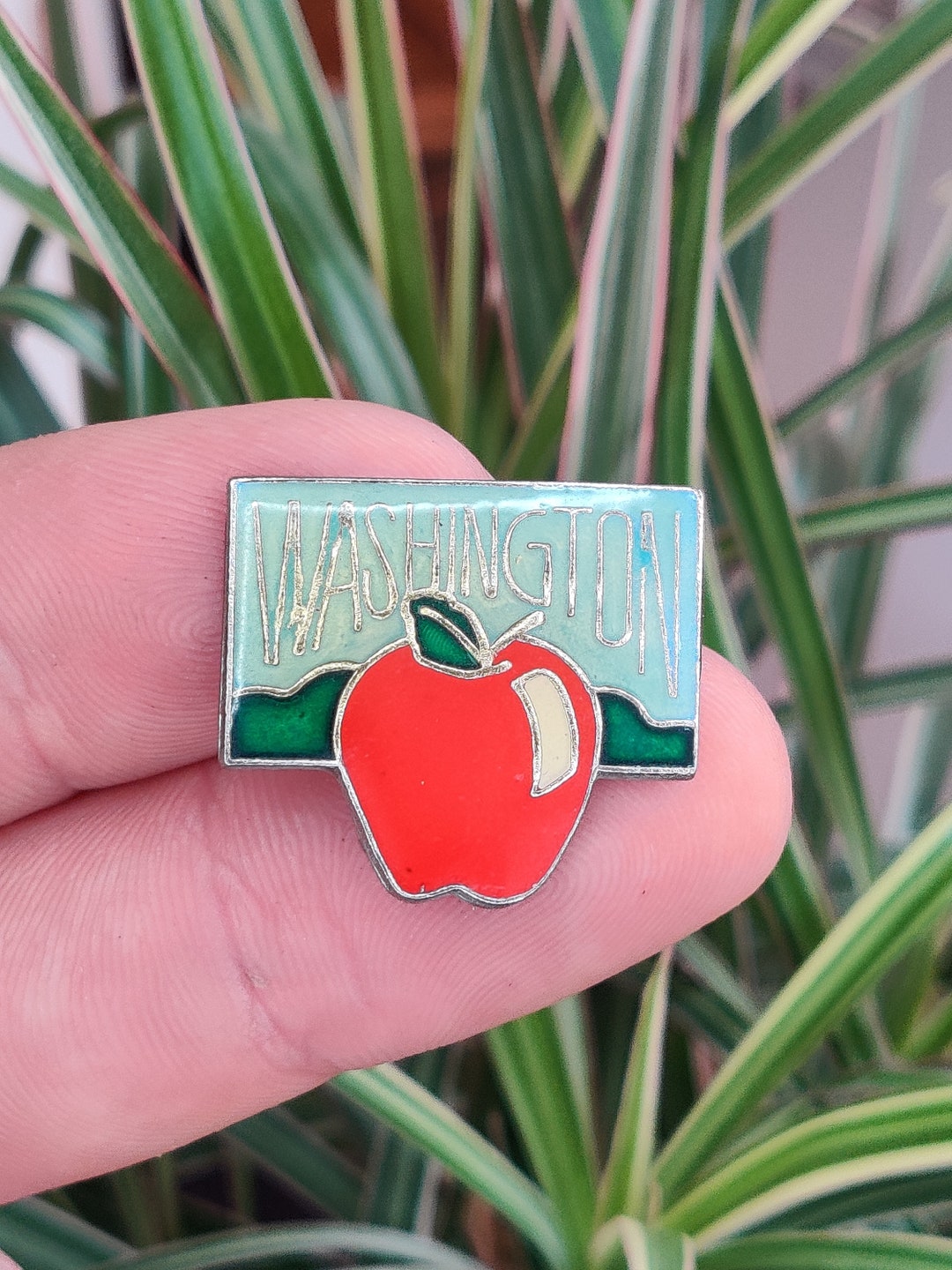 Washington Pin Washington USA Vintage Enamel Lapel Pin Badge. - Etsy