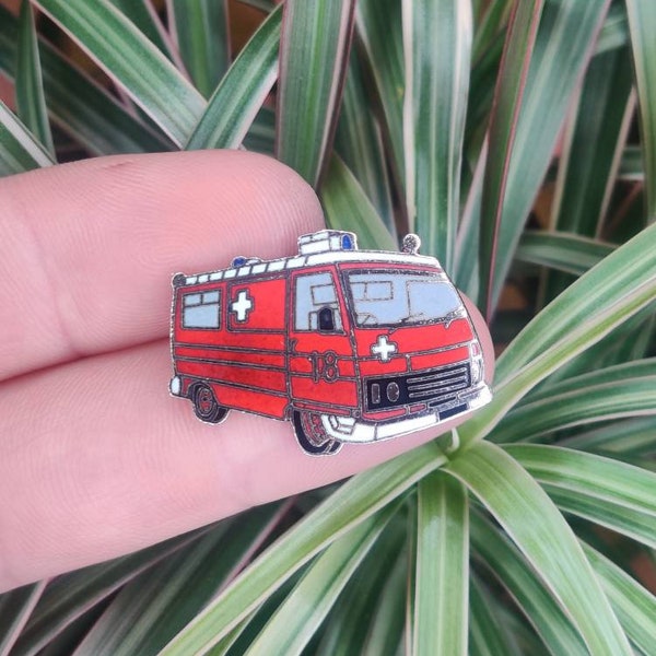 Ambulance vintage enamel lapel pin badge, sapeurs pompiers.