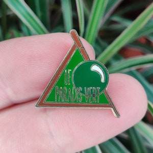 Snooker Le Paradis Vert vintage enamel lapel pin badge.