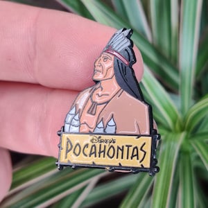 Distintivo de lapela esmaltado vintage Kocoum Pocahontas Disney.
