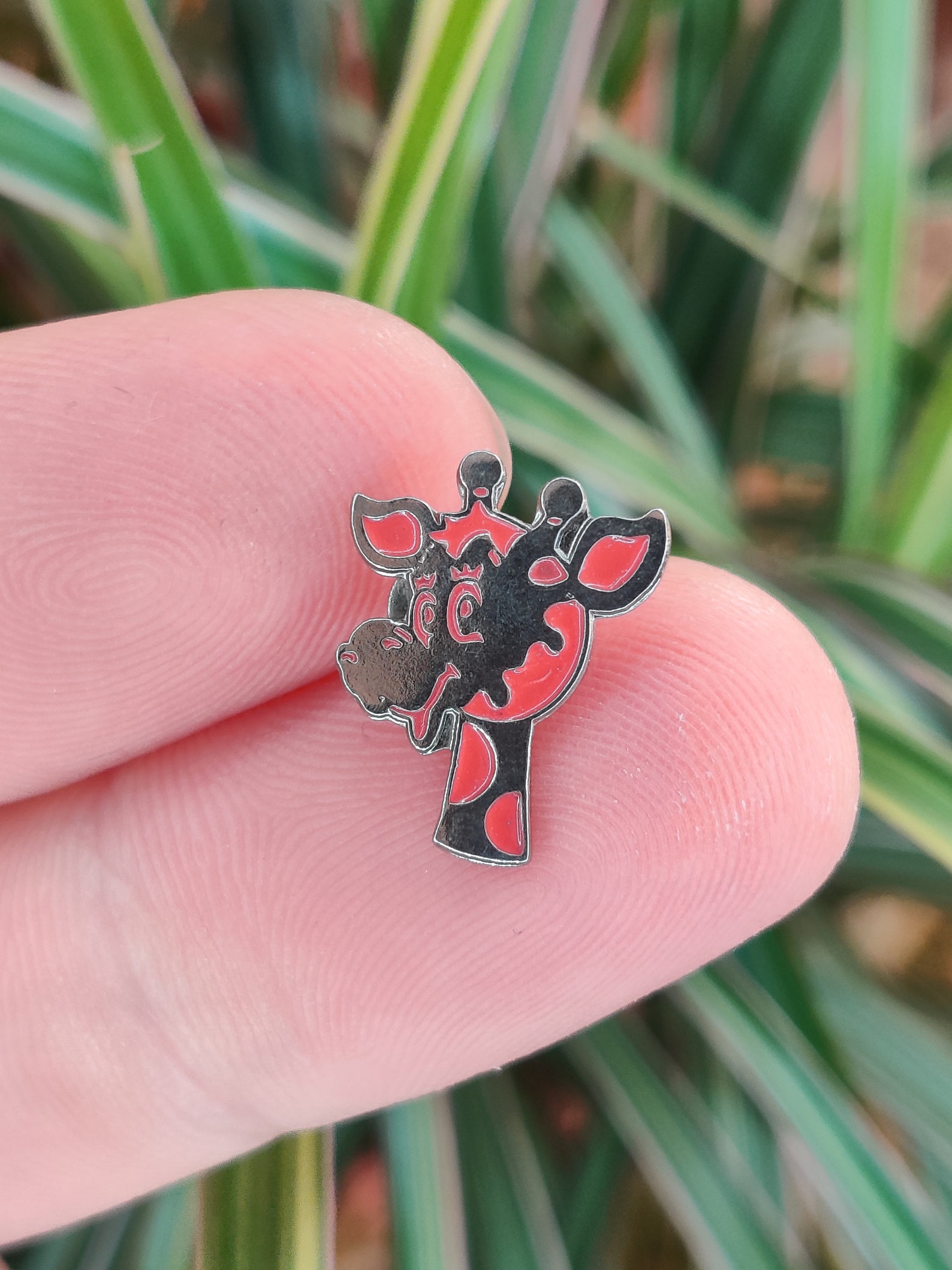 Geoffrey the Giraffe Toys R Us Vintage Enamel Lapel Pin Badge. Etsy