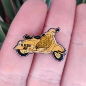Scooter, moped vintage enamel lapel pin badge.