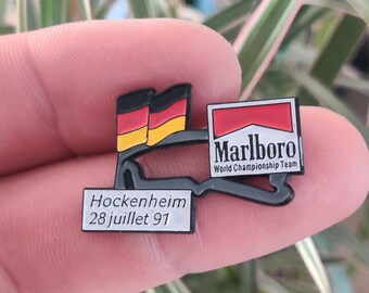 Marlboro　レーシングカー　ピンバッジ Marlboro レーシングカー ピンバッジ Marlboro レーシングカー
