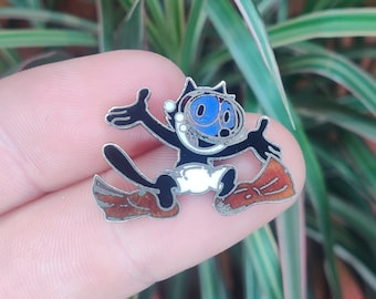 Felix the cat Vintage enamel pin badge. Wade Felix