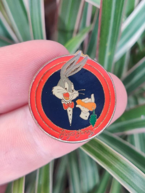 Bugs Bunny vintage enamel pin badge. Looney Tunes - image 2