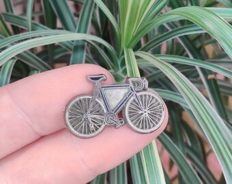 Bicycle Cycling, vintage enamel lapel pin badge.