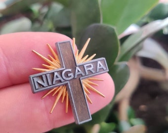 Insigne 3D vintage en émail avec épinglette Niagara.