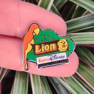 Lion Euro Disneyland adventureland vintage enamel lapel pin badge. Disneyland Paris.
