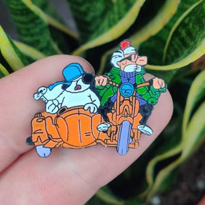 Cubitus and Sémaphore vintage enamel lapel pin badge.