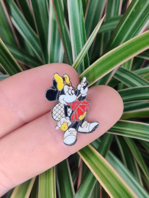 Minnie mouse vintage enamel lapel pin. - image 1