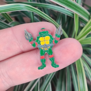 TMNT Raphael vintage enamel lapel pin badge.