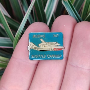 Boeing 747 shuttle carrier vintage enamel lapel pin badge.