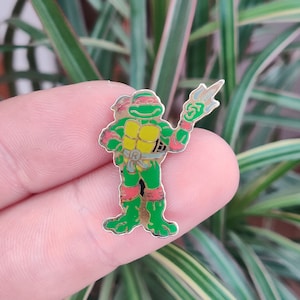 TMNT Raphael vintage enamel lapel pin badge.