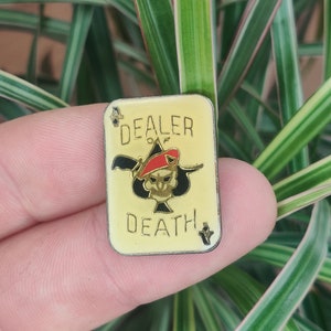 Épinglette vintage en émail Dealer of Death.