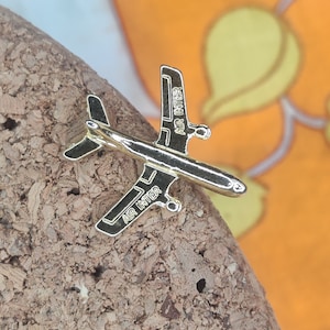 Air Inter french airline passenger plane vintage 3D gold tone lapel pin badge.